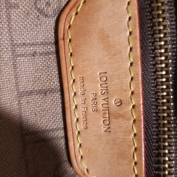 LOUIS VUITTON Neverfull MG - Picture 2 of 9
